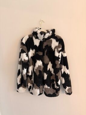 Cozy Faux Sherpa Jacket - Black, White & Brown Camo